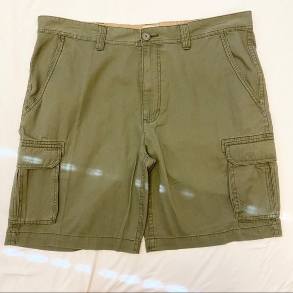 St. John's Bay Men's Cargo Shorts W40